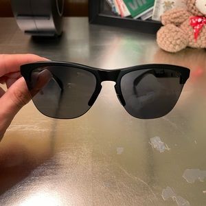 Oakley frogskin lite sunglasses